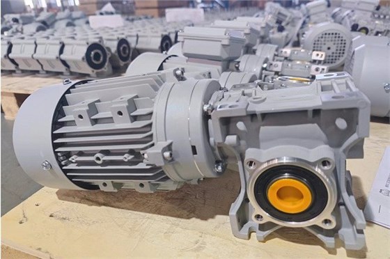 方形洗车机减速机.jpg 方形洗车机减速机.jpg