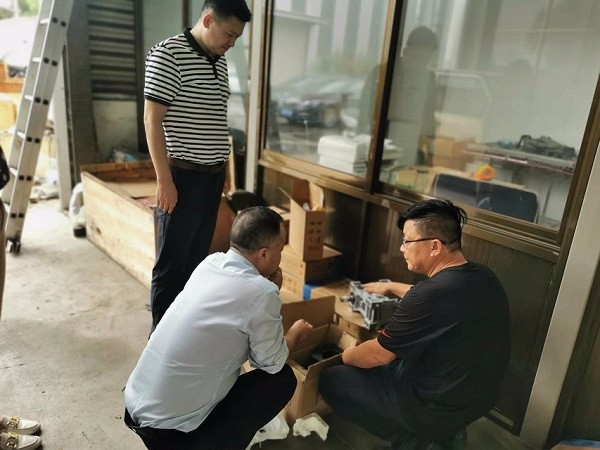 艾思捷盛总一行去往江苏赖氏环保的减速机技术探讨之旅 (2).jpg