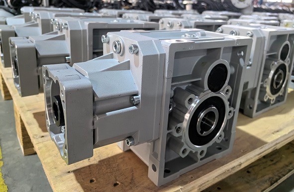 艾思捷款双曲面直角减速机SJKM050-66.67-Y0.37KW-4P-MC (2).jpg